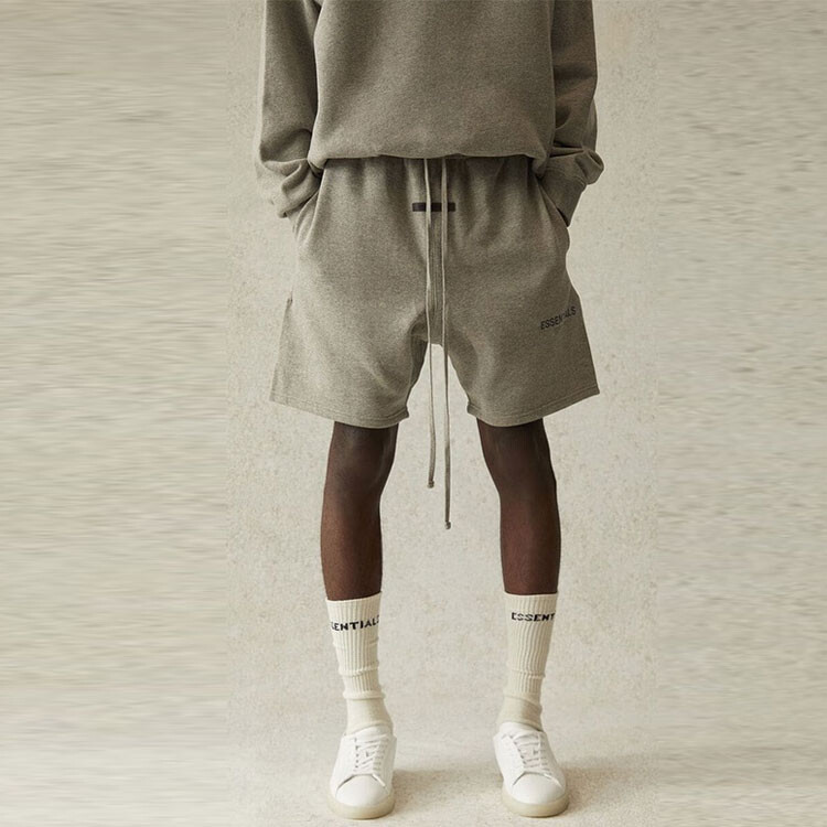 Повседневные шорты унисекс темно-овсяные Fear Of God Essentials, серый — фото 3