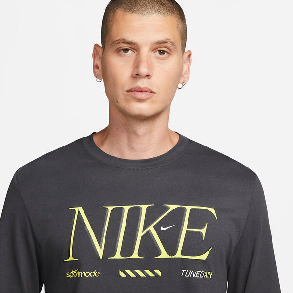 Футболка Nike Sportswear Long-Sleeve T-Shirt 'Black', черный — фото 3