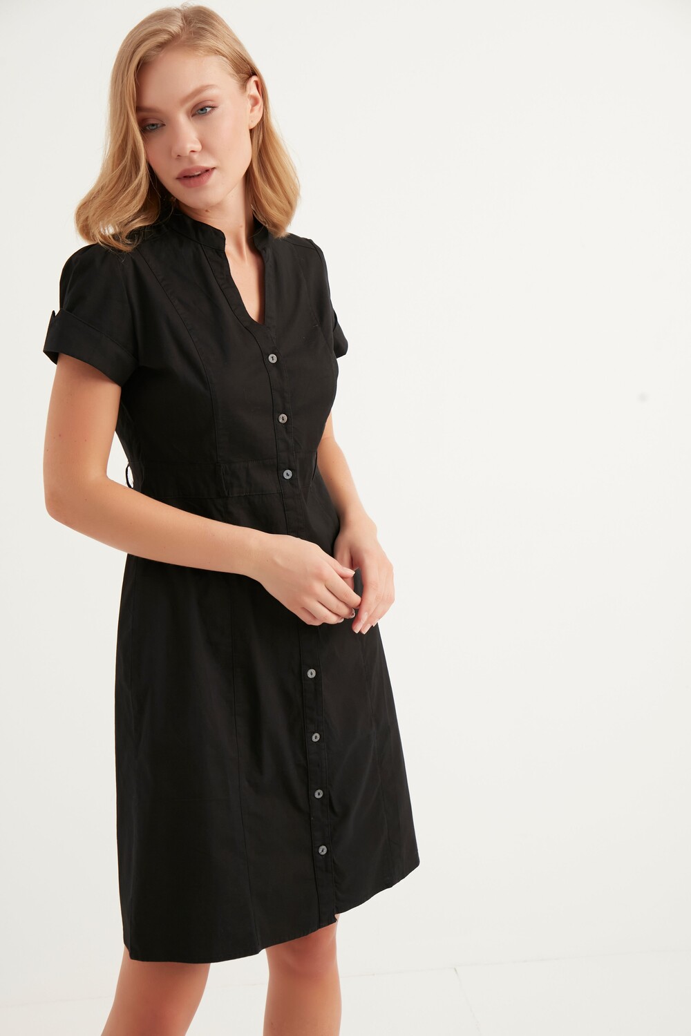 

Платье средней длины Herita, черный