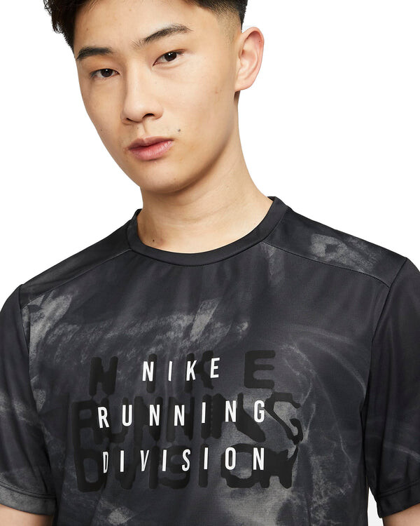 Футболка Nike Dri-FIT Run Division Rise 365 T-Shirt 'Black', черный — фото 2
