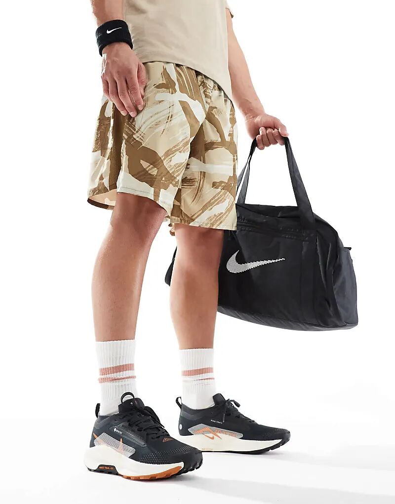 

Кроссовки ReactX Pegasus Trail 5 GORE-TEX черного и оранжевого цветов Nike Running