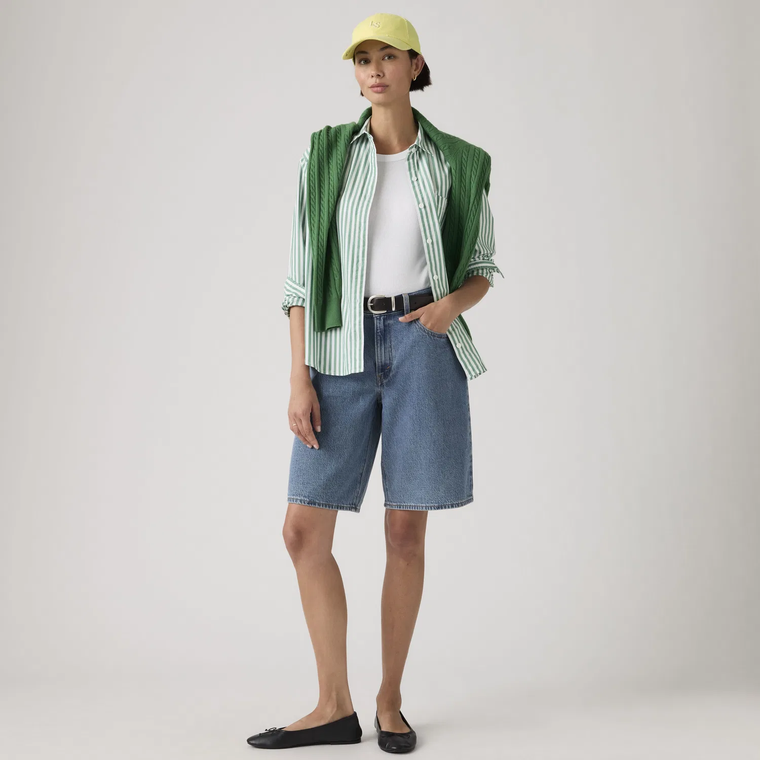 Свободные легкие джинсовые шорты в стиле «папиных шорт» Levi's, Medium Wash