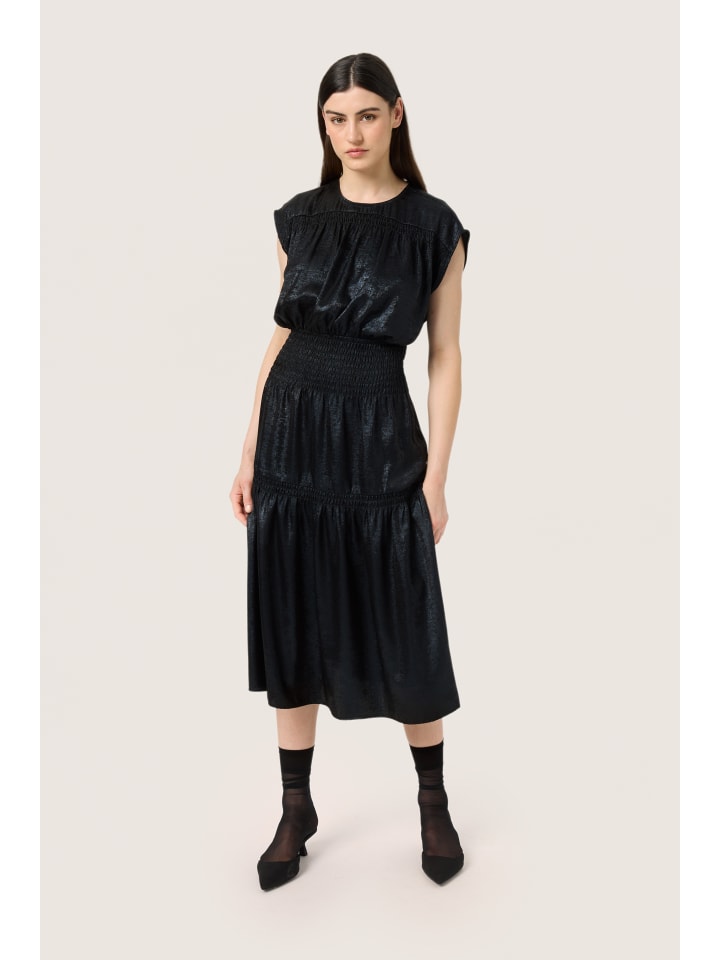 

Платье до колена Soaked in Luxury, черный