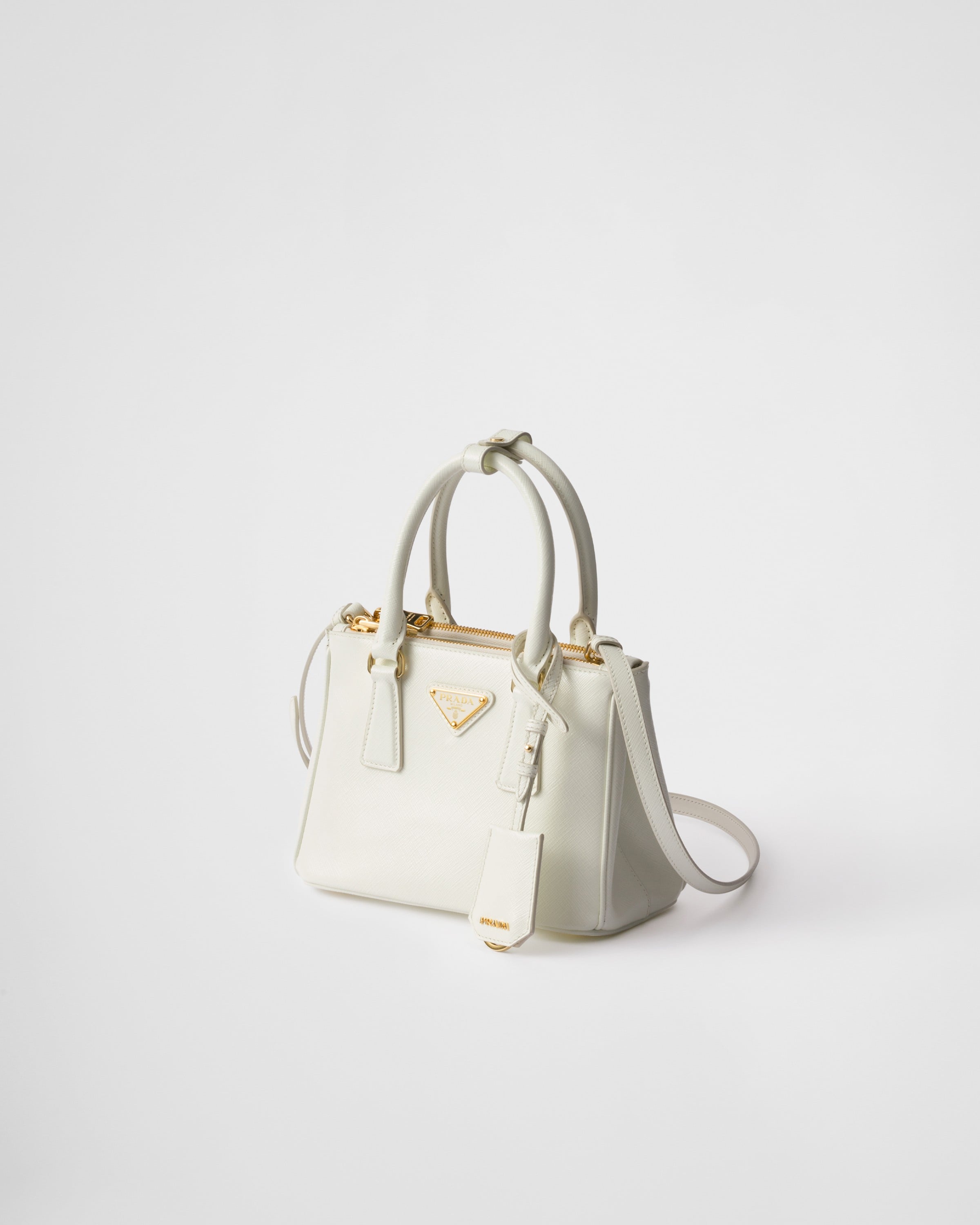Мини-сумка Prada Galleria из лаковой кожи Saffiano Prada, белая — фото 2