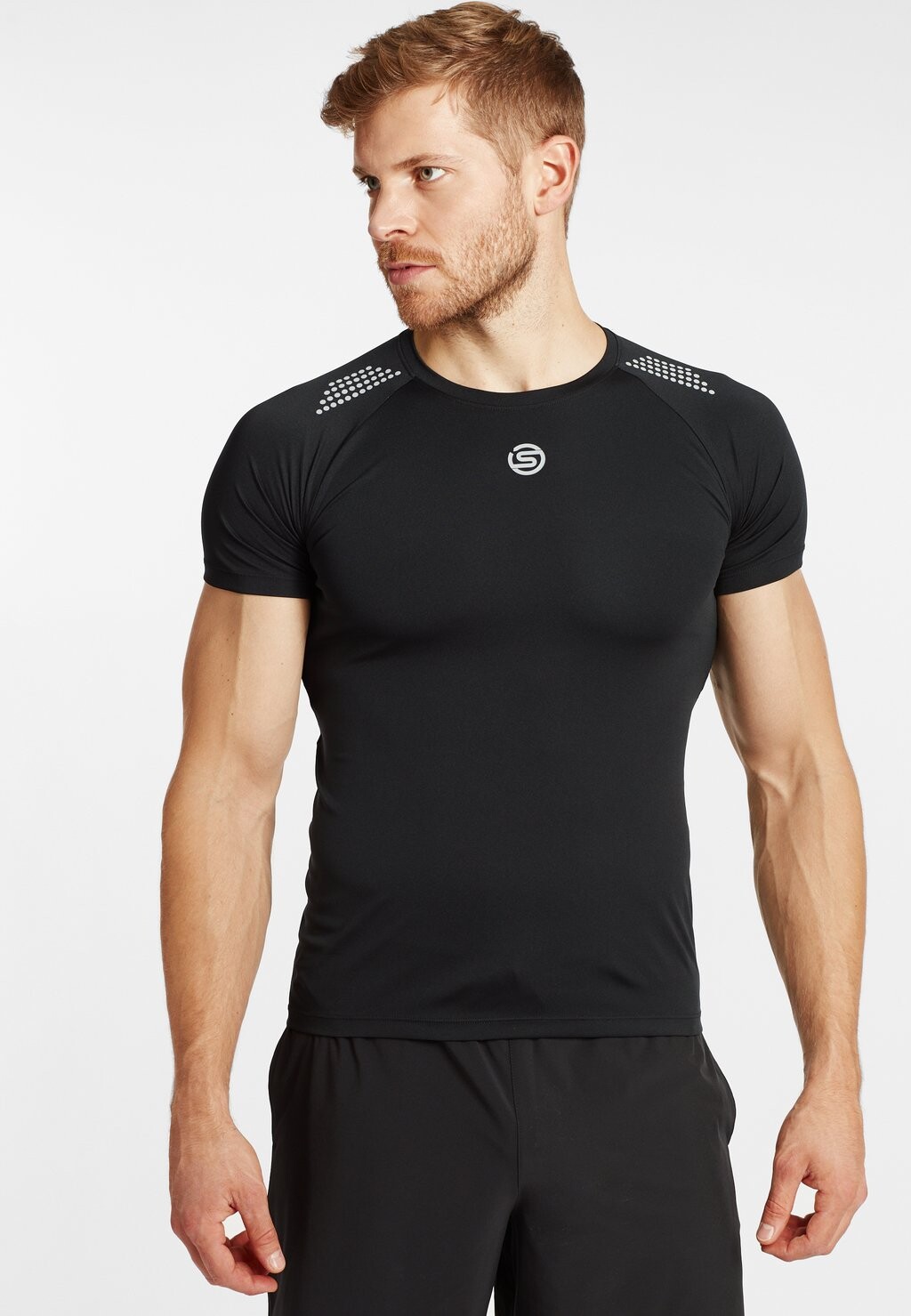 

Футболка Skins SHORT SLEEVE, цвет Black