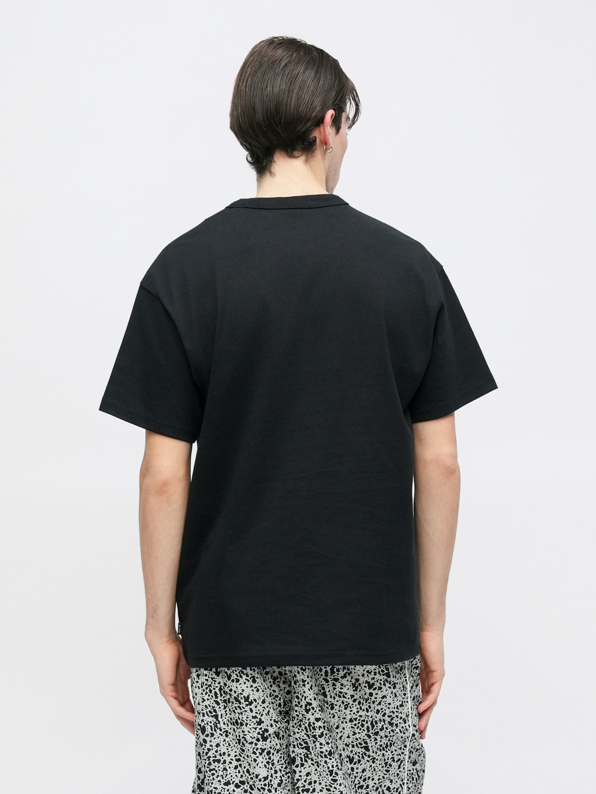 Nike Sportswear Футболка 'PREM ESS' в черном цвете — фото 4