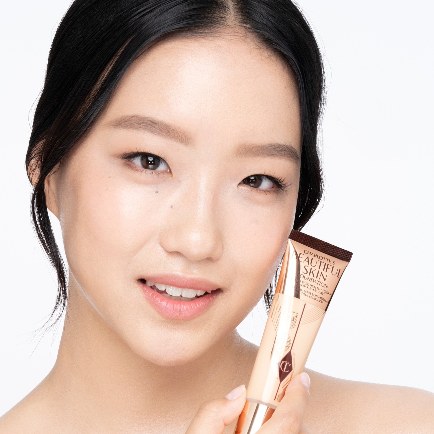 Тональный крем Charlotte Tilbury Beautiful Skin, оттенок 2 Neutral, 30 мл — фото 2