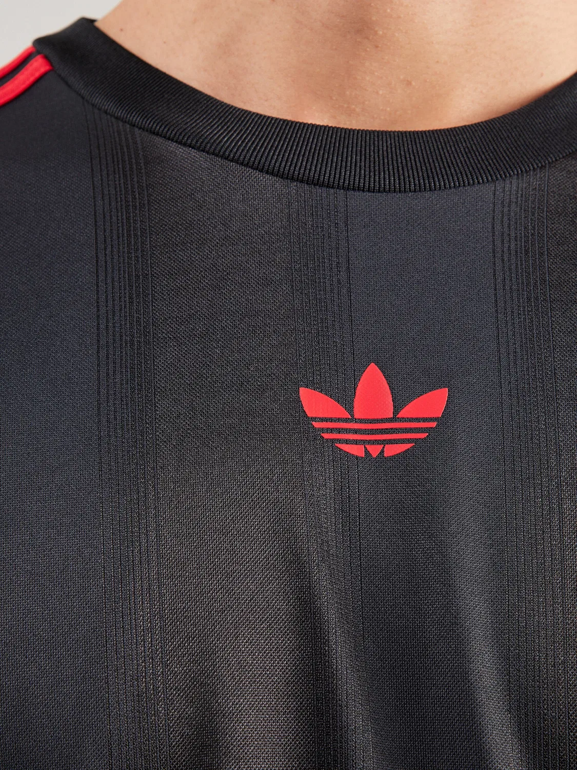 Футболка Adidas Originals Adicolor черного цвета — фото 2