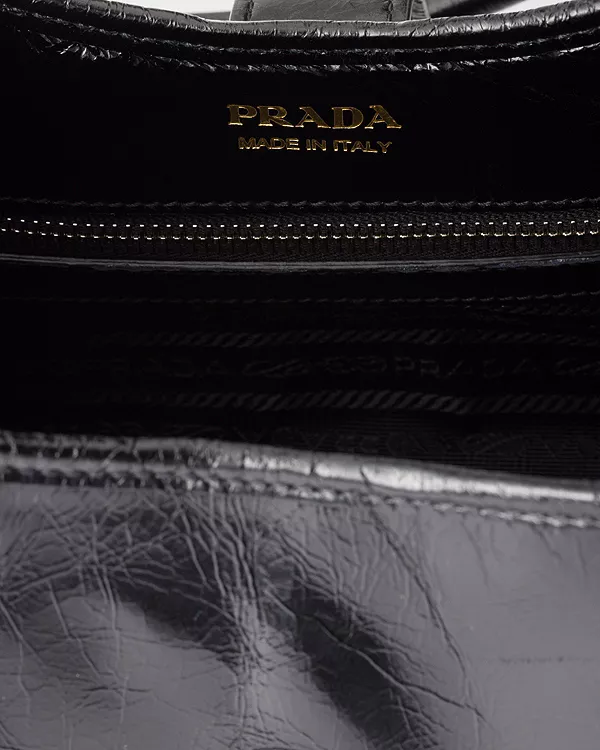 Мягкая кожаная сумка через плечо с подвесками Prada, коричневый — фото 3