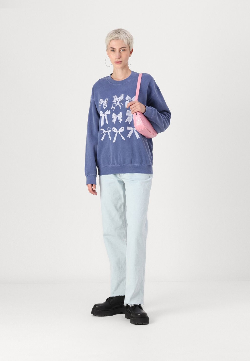 

Толстовка BDG Urban Outfitters, темно-синий
