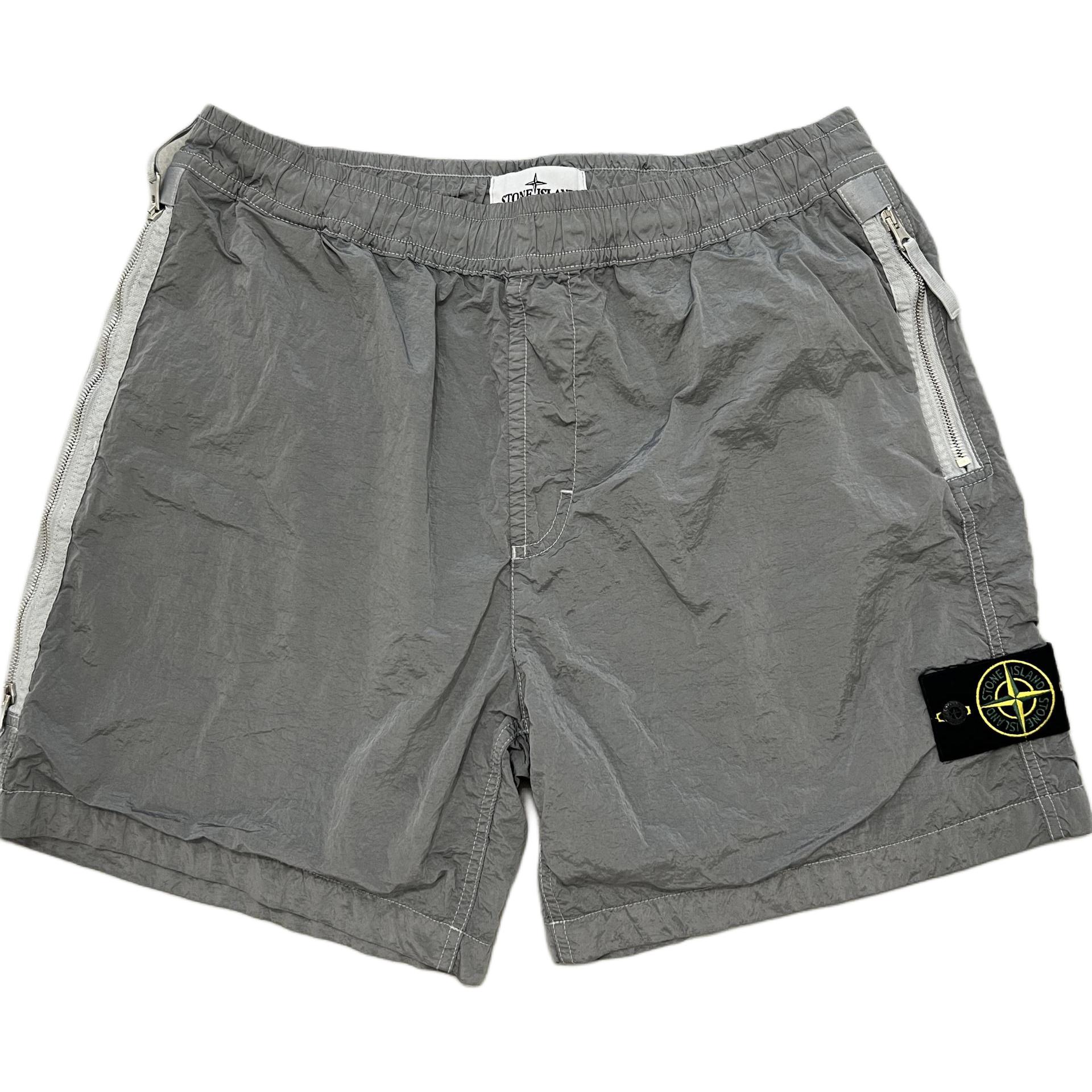 

Повседневные шорты мужские STONE ISLAND, серебристо-серый