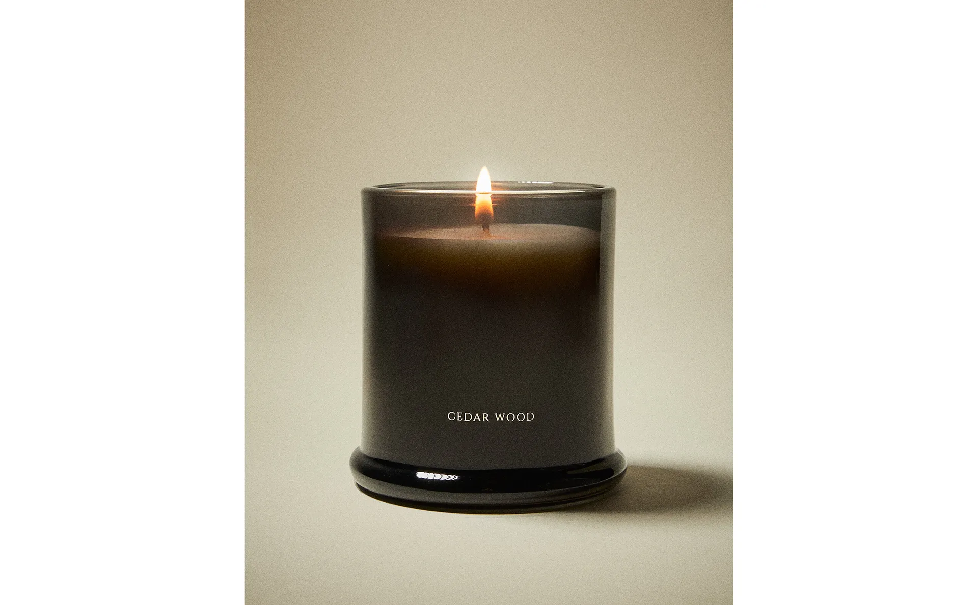 Ароматическая свеча Zara Home Cedar Wood Scented, 350 гр, небесно-голубой — фото 2