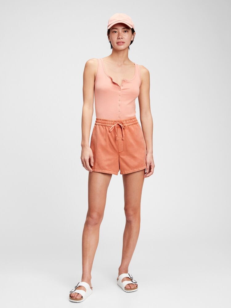

Джинсовые шорты Gap, оранжевый