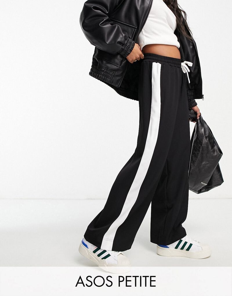 

Черные брюки с контрастной вставкой ASOS DESIGN Petite