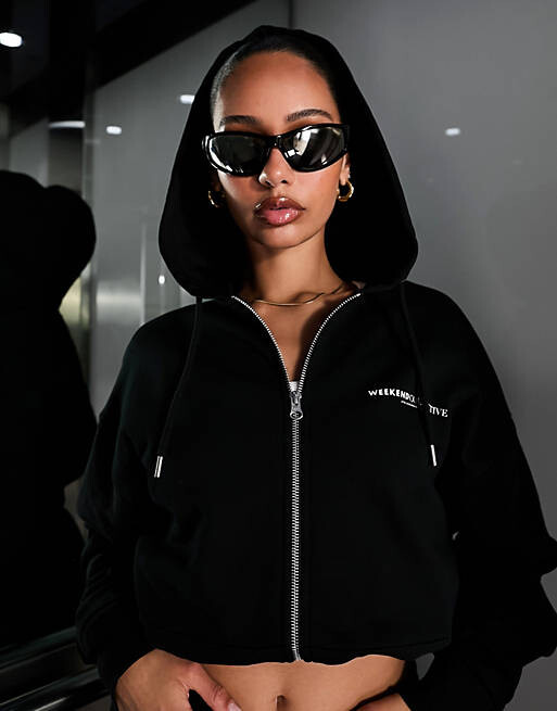 Черная толстовка на молнии с логотипом ASOS Weekend Collective