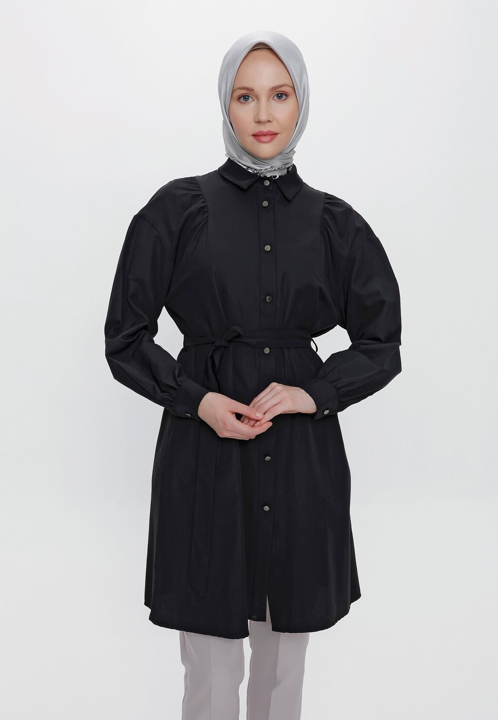 

Блузка на пуговицах MODEST SHIRRED TUNIC Armine, черный