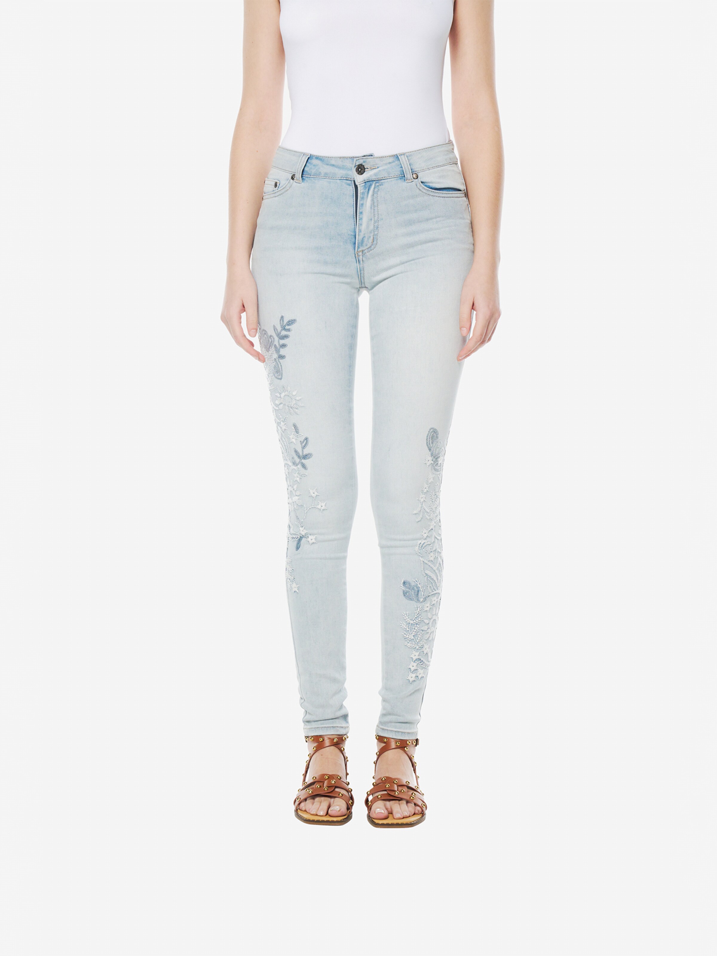 

KOROSHI Джинсы Slim fit в светло-голубом цвете