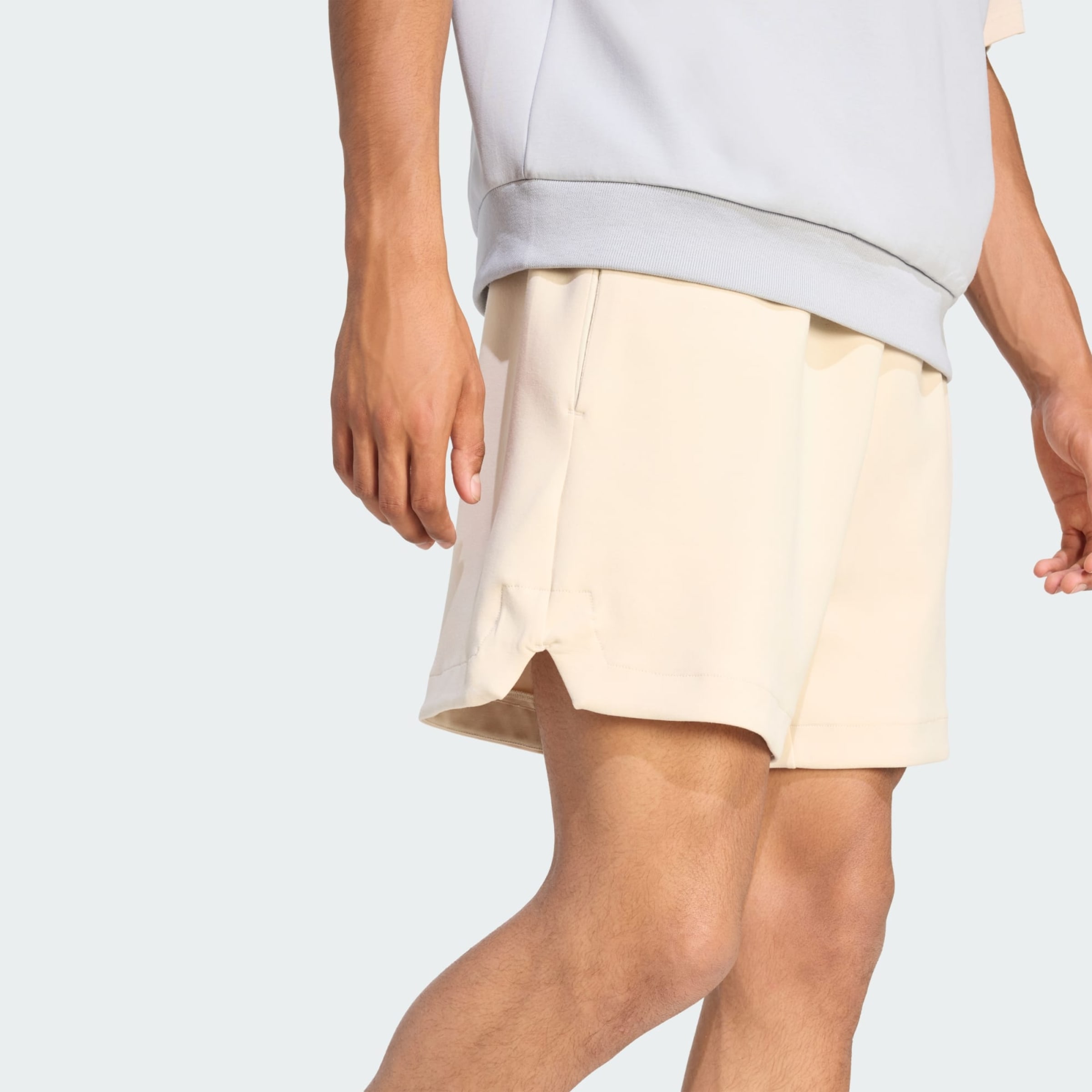 Adidas Sportswear Шорты для тренировок свободного кроя 'SOFT LUX' в цвете Cream — фото 3