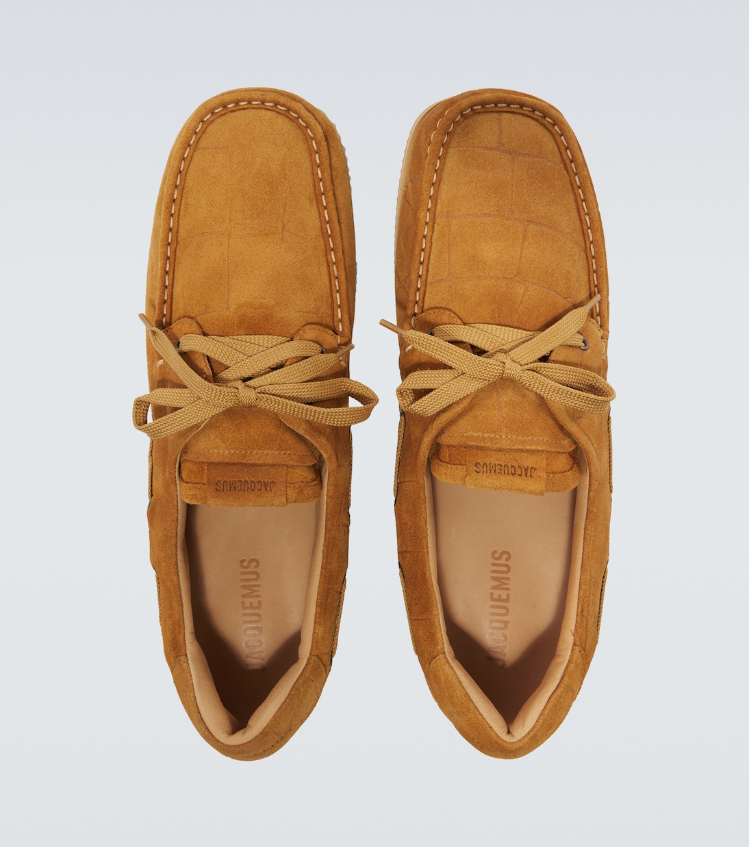 Туфли-лодочки Batto из замши с крокодиловым эффектом Jacquemus, кэмел — фото 4