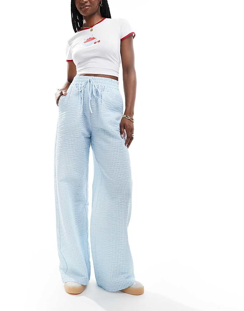 

ASOS DESIGN – Широкие брюки из жатого хлопка в сине-белую полоску с кулиской