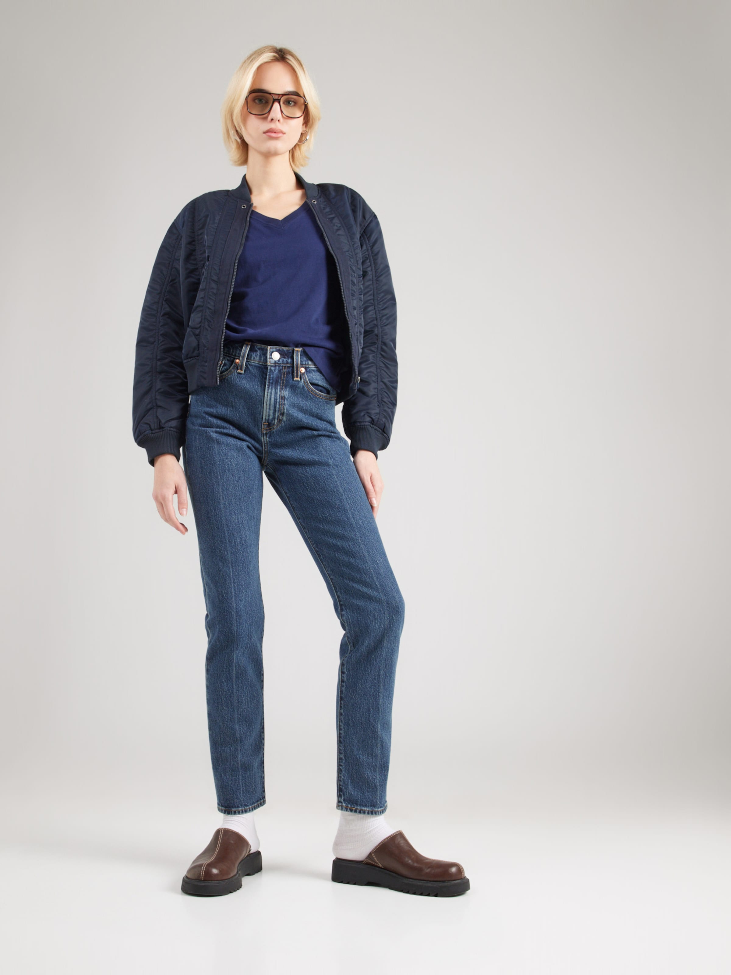 LEVI'S  Футболка 'Favorite Cotton V-Neck Tee' в синем цвете — фото 4