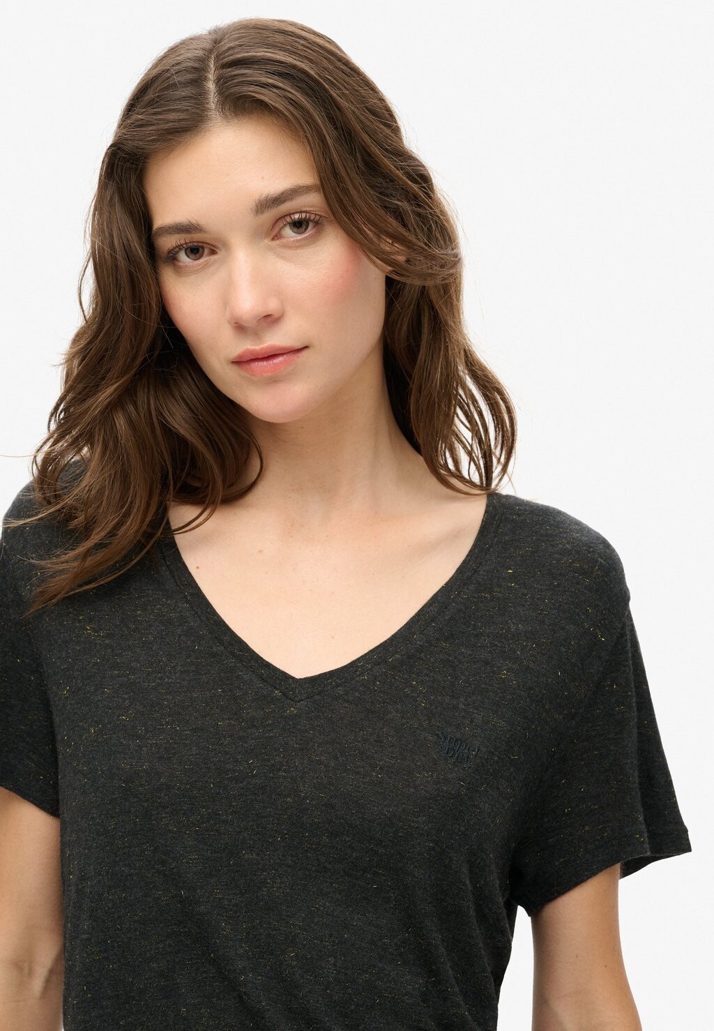 

Базовая футболка STUDIOS EMBROIDERED V-NECKLINE Superdry, черный