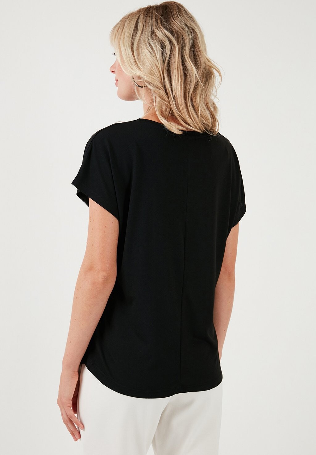 

Футболка с принтом REGULAR FIT LELA, черный