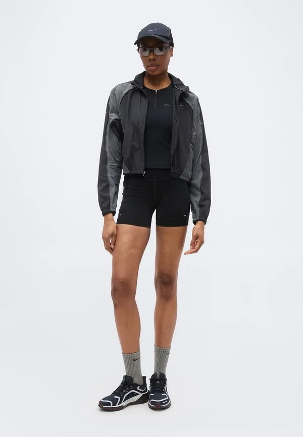 Ветровка swift Nike Performance, Black/Anthracite/Photon Dust — фото 2