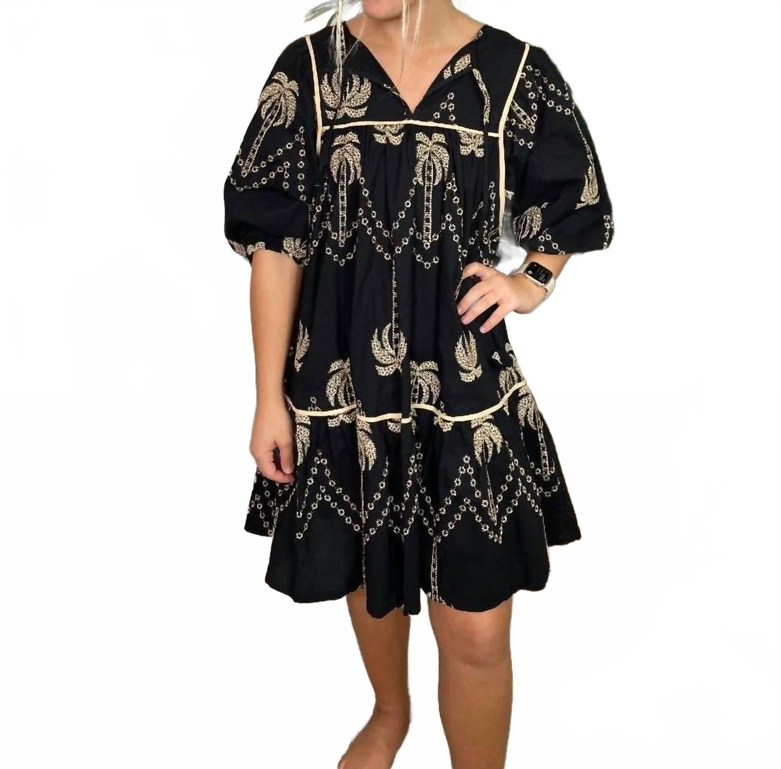 

Черное платье с вышитыми пальмами Umgee