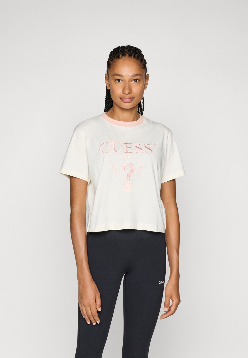

Футболка с принтом FILANTA CROP TEE Guess, белый