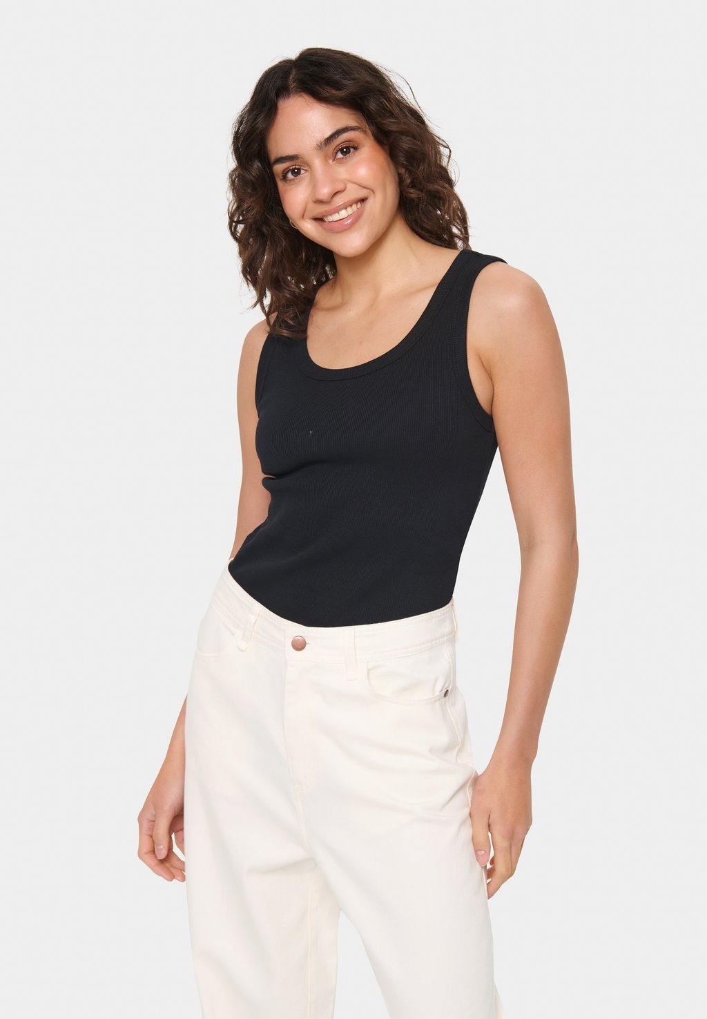 

Топ ASTER TANK Saint Tropez, черный
