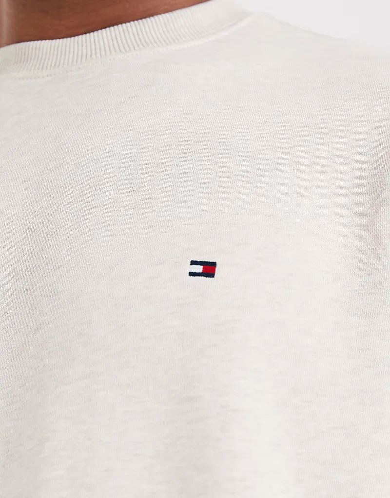 Бежевая толстовка с круглым вырезом Tommy Hilfiger Essential — фото 2