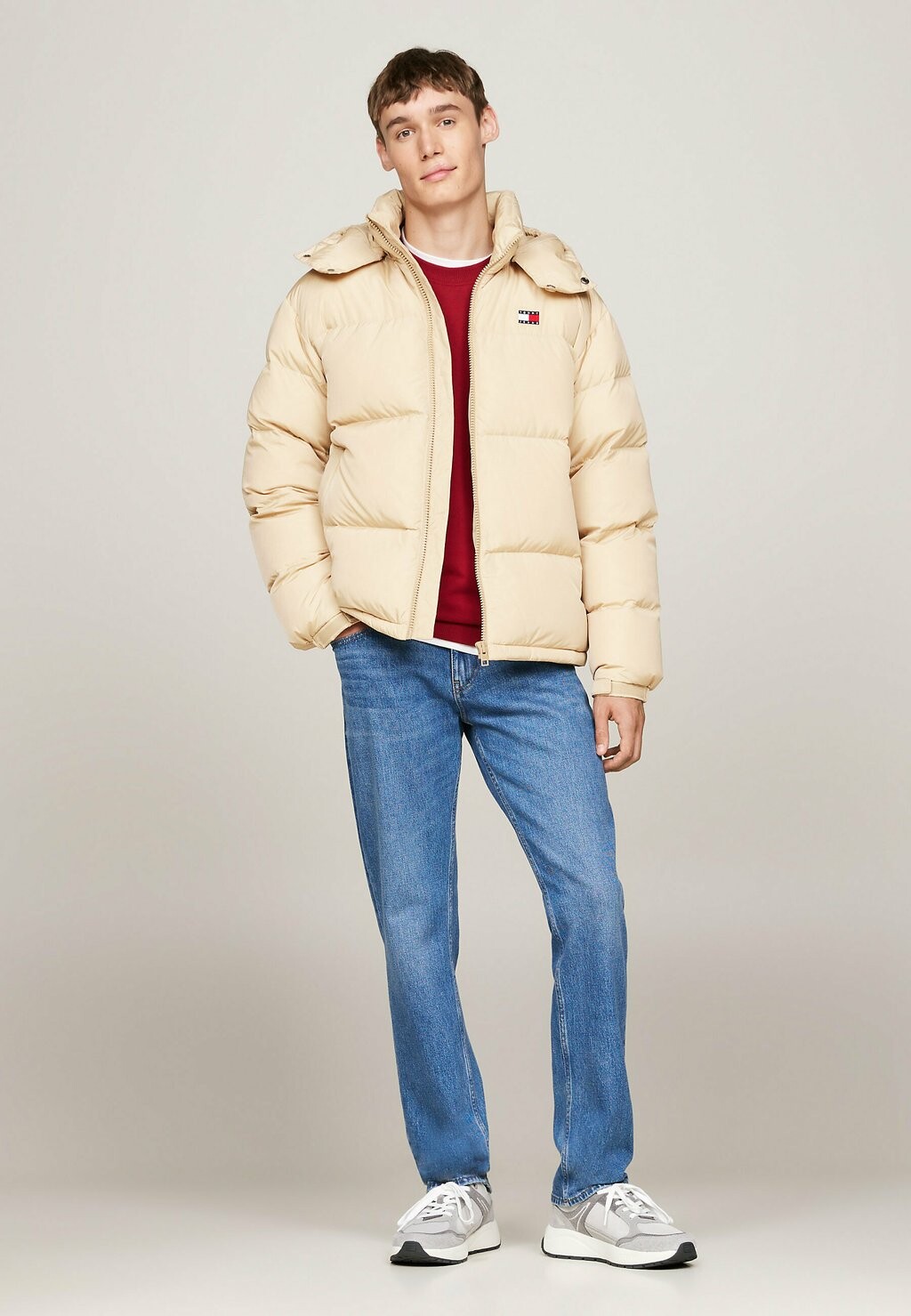 

Пуховик ALASKA PUFFER Tommy Jeans, песочный