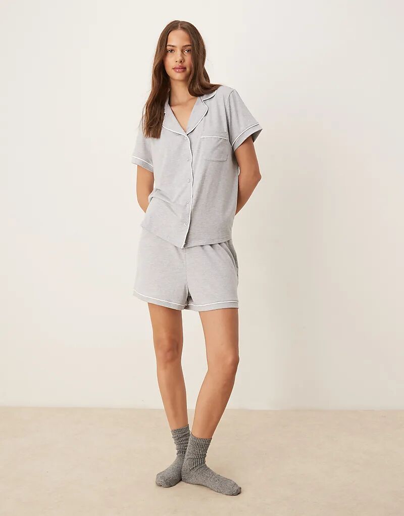 

Супермягкий пижамный комплект ASOS DESIGN из рубашки с короткими рукавами и шорт с контрастной окантовкой серого цвета
