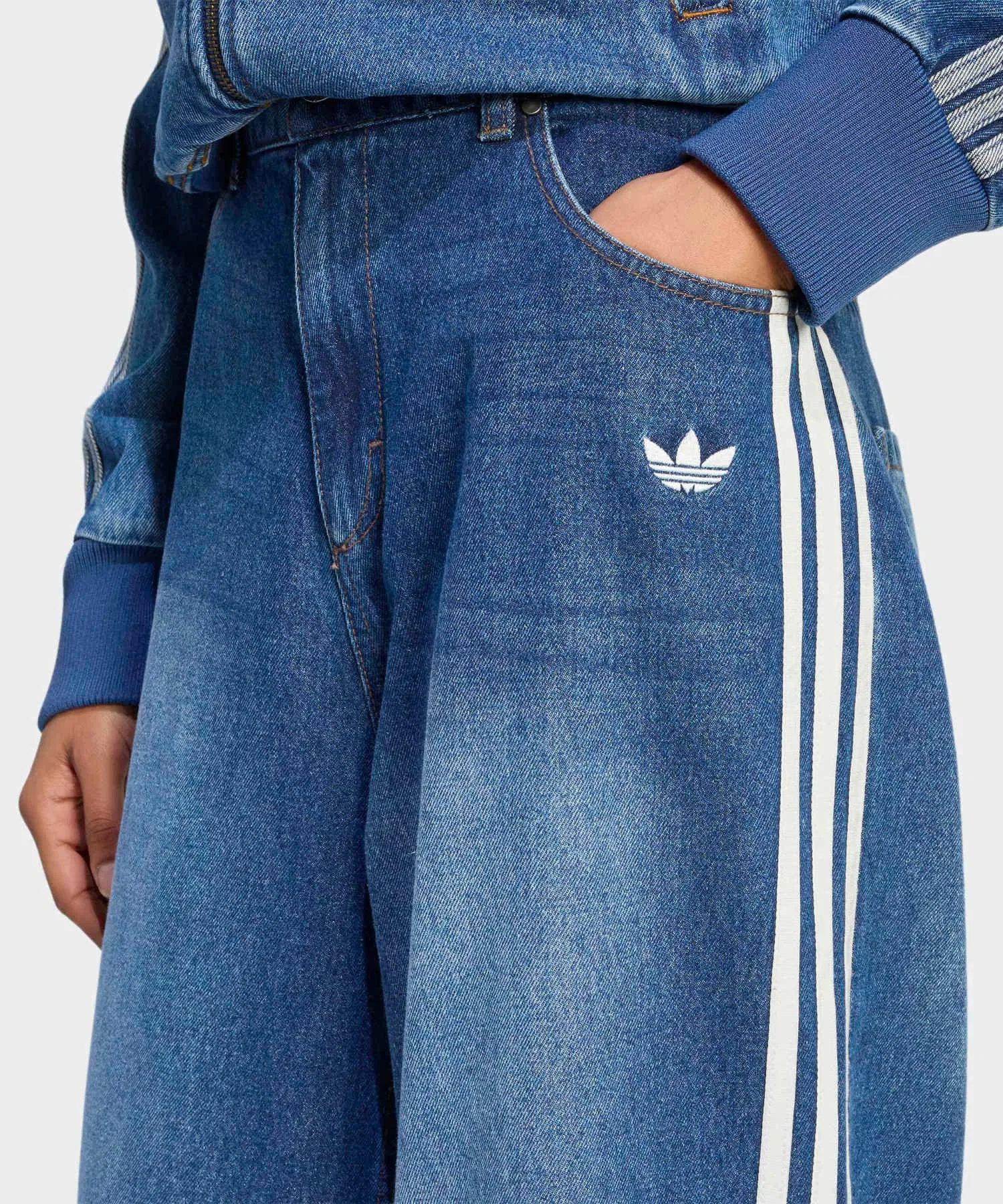 Винтажные джинсы с широкими штанинами и клетчатым швом / adidas Originals — фото 3
