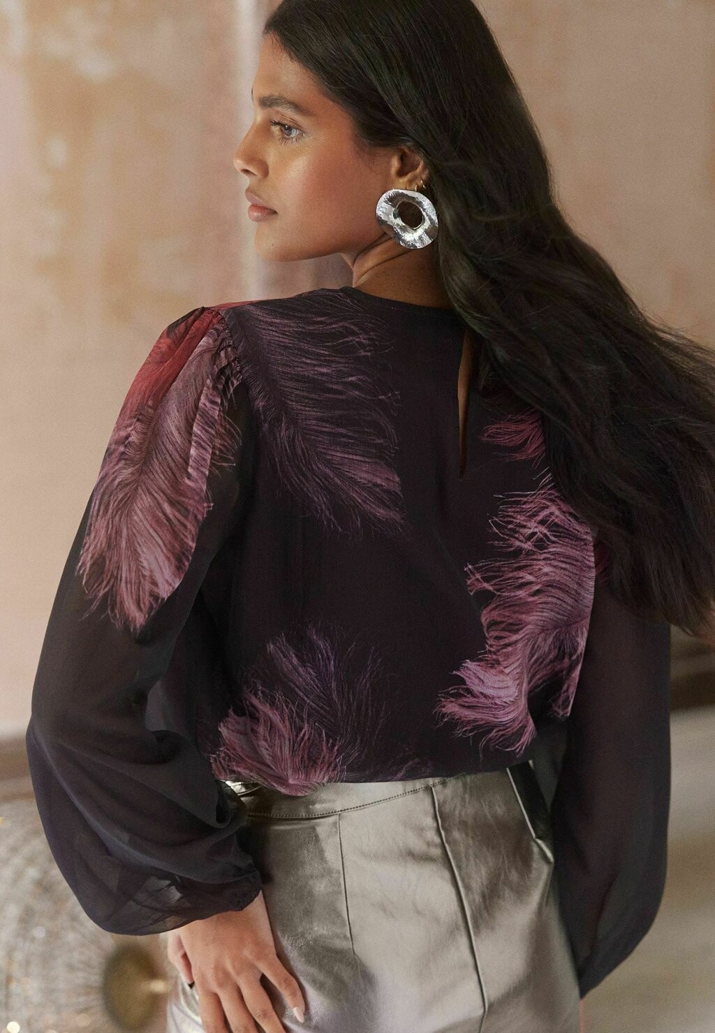 

Блуза CREW NECK FLUTED SLEEVE REGULAR FIT Love & Roses, красный