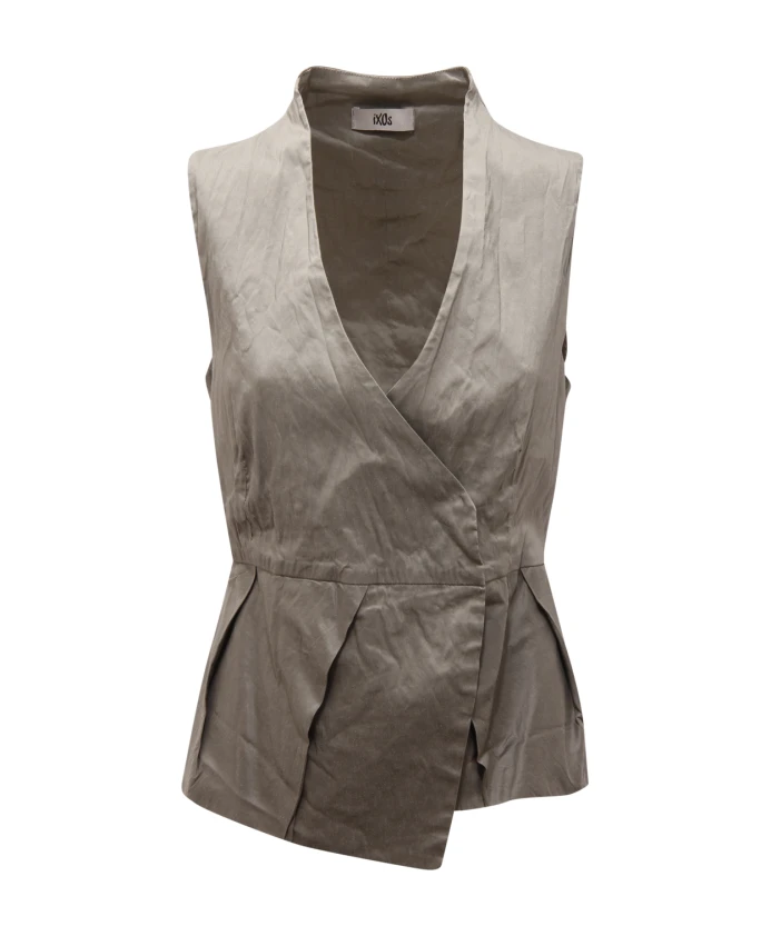 

Мятый жилет, изготовленный в Италии. Ixos, серый