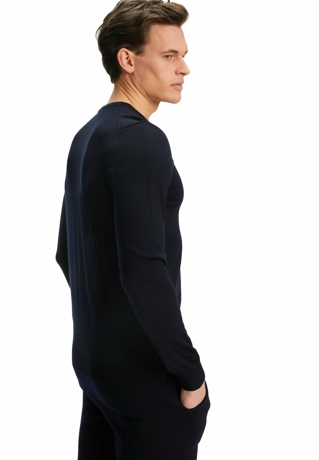 

Джемпер Basic New Merino V-Neck Merino Wool FALKE, антрацит