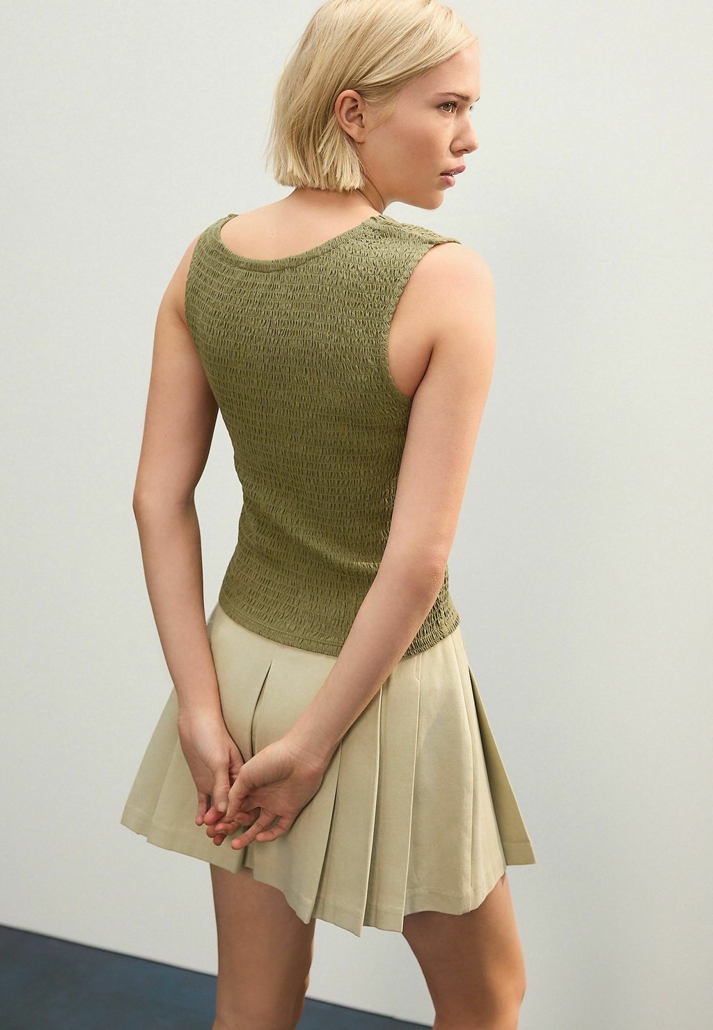 Топ REGULAR FIT - SHIRRED SLEEVELESS Next, зеленый — фото 3