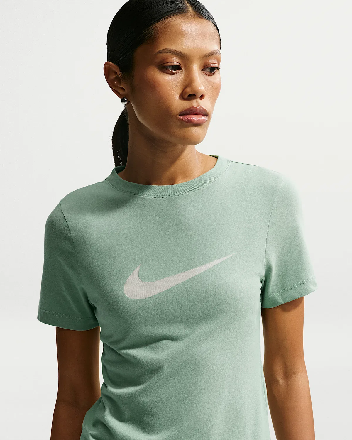 Женская облегающая футболка с коротким рукавом и выжженным логотипом Nike Sportswear, Steam/Steam — фото 3