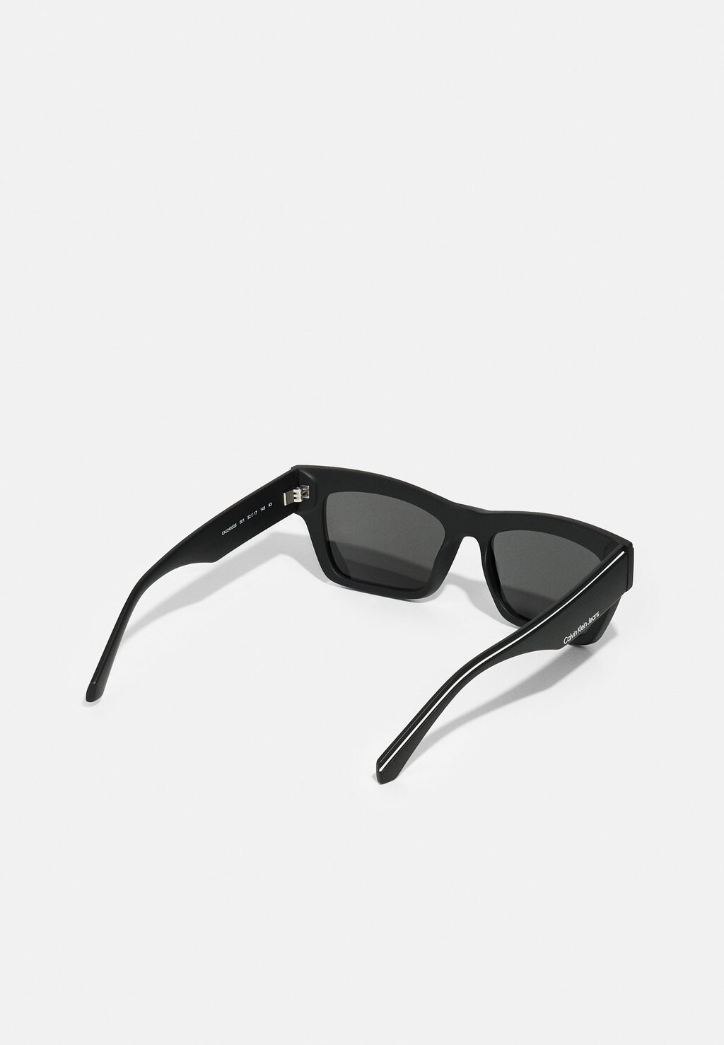 

Солнцезащитные очки Unisex Calvin Klein, черные
