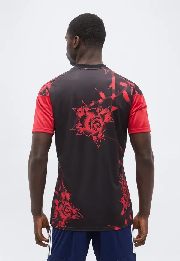 Толстовка Manchester United 26/27 Pre Match Club Wear Adidas Performance, красный/черный — фото 3