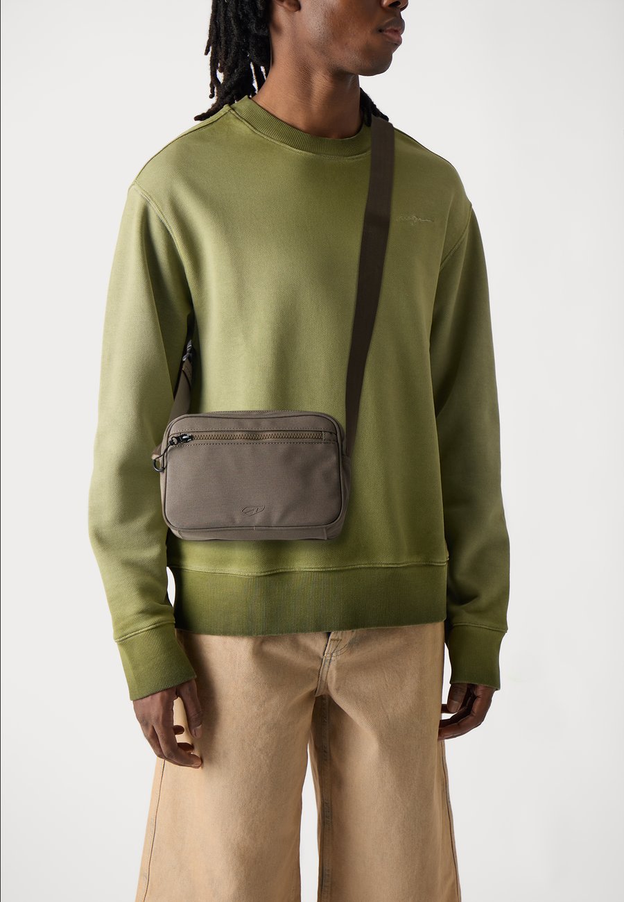 

Сумка кросс-боди ARKK Copenhagen TECH CROSSBODY BAG UNISEX, Mocha/Brown