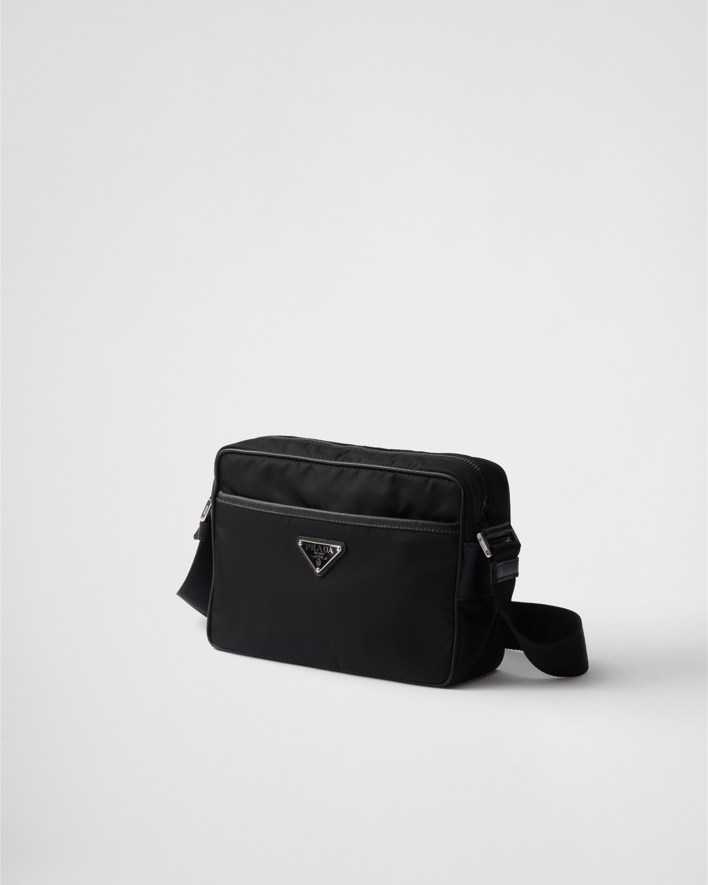 Плечевая сумка из материала Re-Nylon и сафьяновой кожи Prada, черный — фото 2