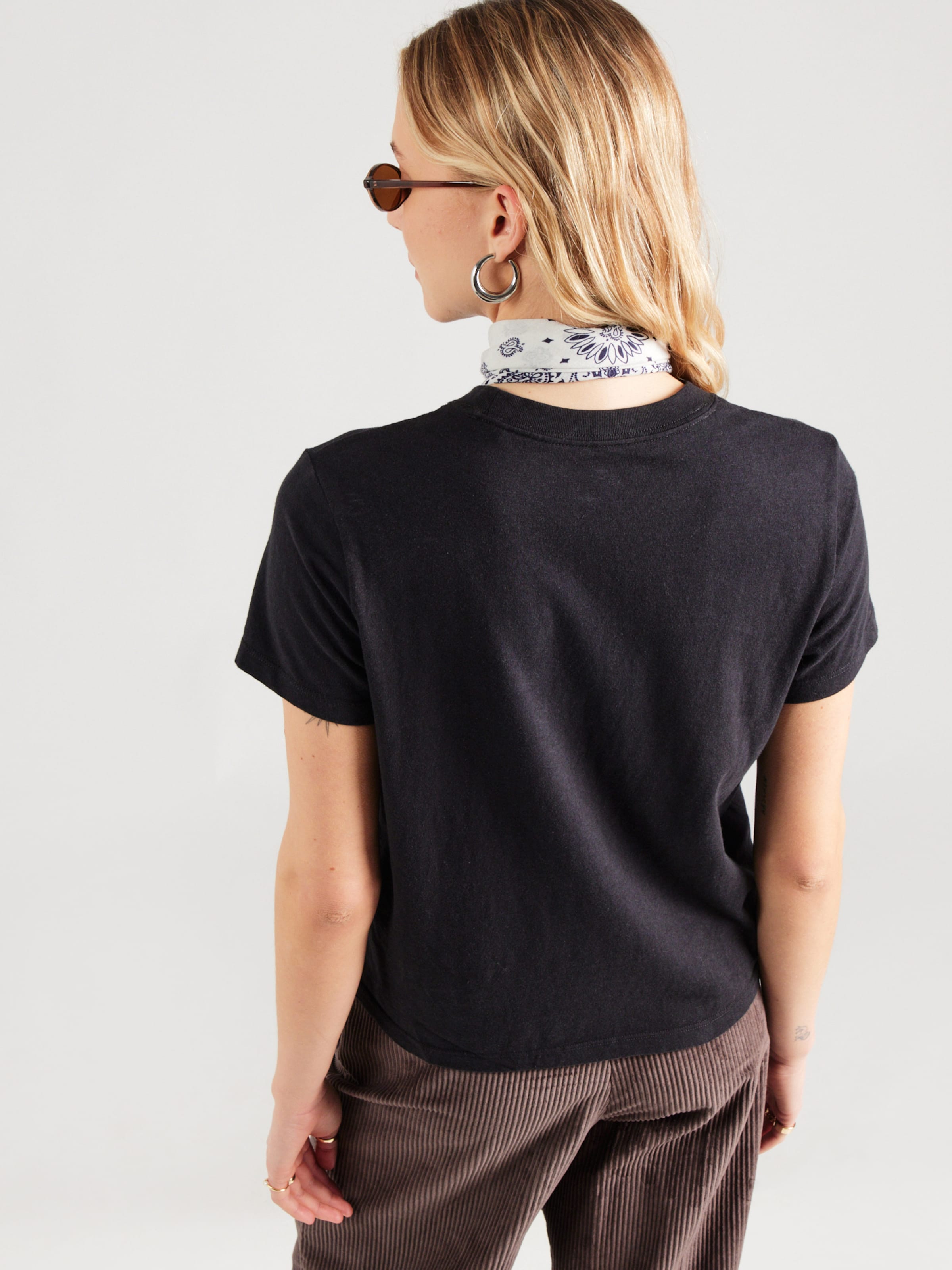 LEVI'S  Футболка 'Favorite Slub Tee' в черном цвете — фото 4