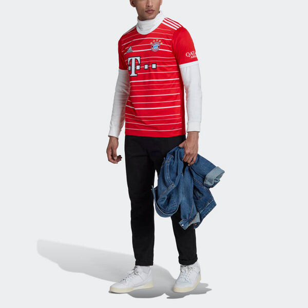 Спортивная футболка men's soccer/football stripe short sleeve sw fan edition 22-23 season bayern munich black red jersey Adidas, красный — фото 3