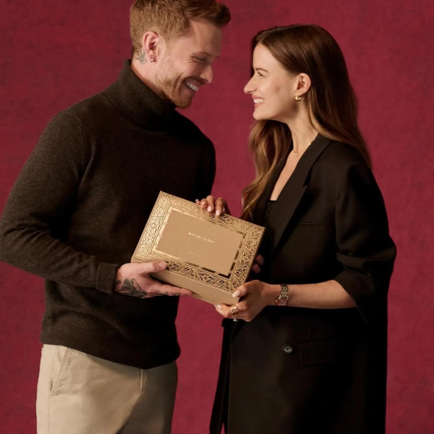 Подарочный набор Molton Brown с восхитительным ароматом ревеня и розы., purple — фото 4