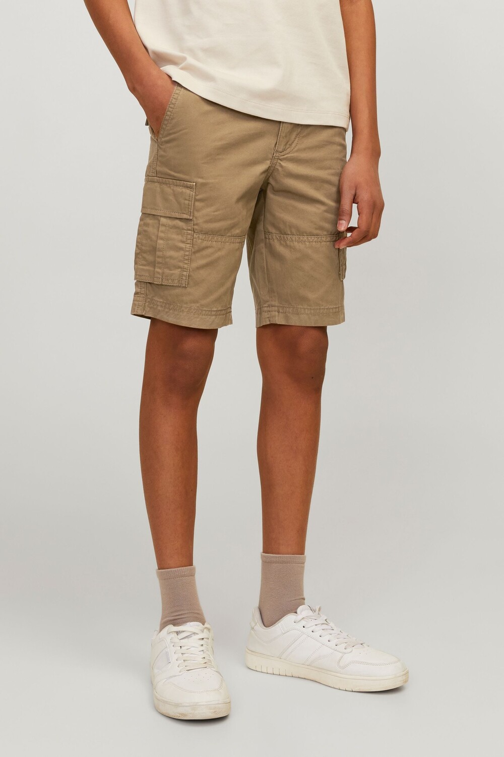 

Коричневые шорты в стиле милитари Jack & Jones Junior, коричневый