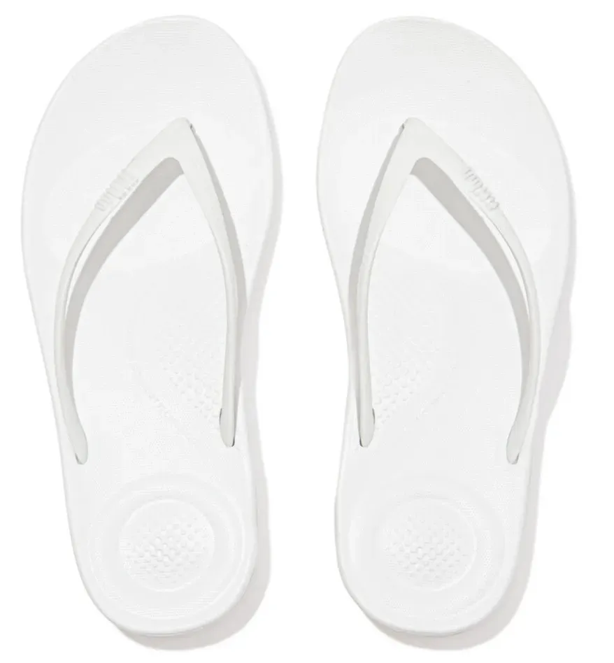 

Шлепанцы Fitflop "IQUSHION ERGONOMIC FLIP-FLOPS", каблук-танкетка, летняя обувь, тапочки с мягким носком, белый