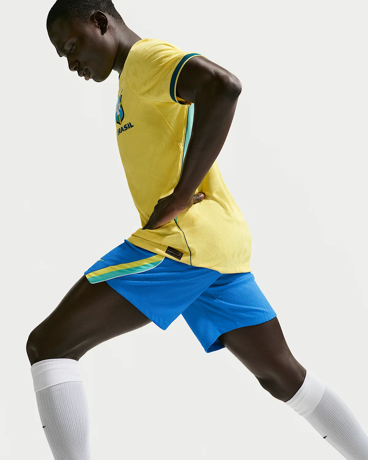Мужские футбольные шорты Nike Aero-FIT Authentic Brazil 2026 Match Home, Light Photo Blue/Light Menta/White — фото 4